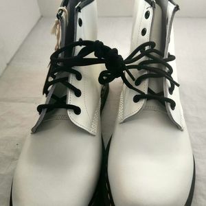 Doctor Martins 101 size 12 white